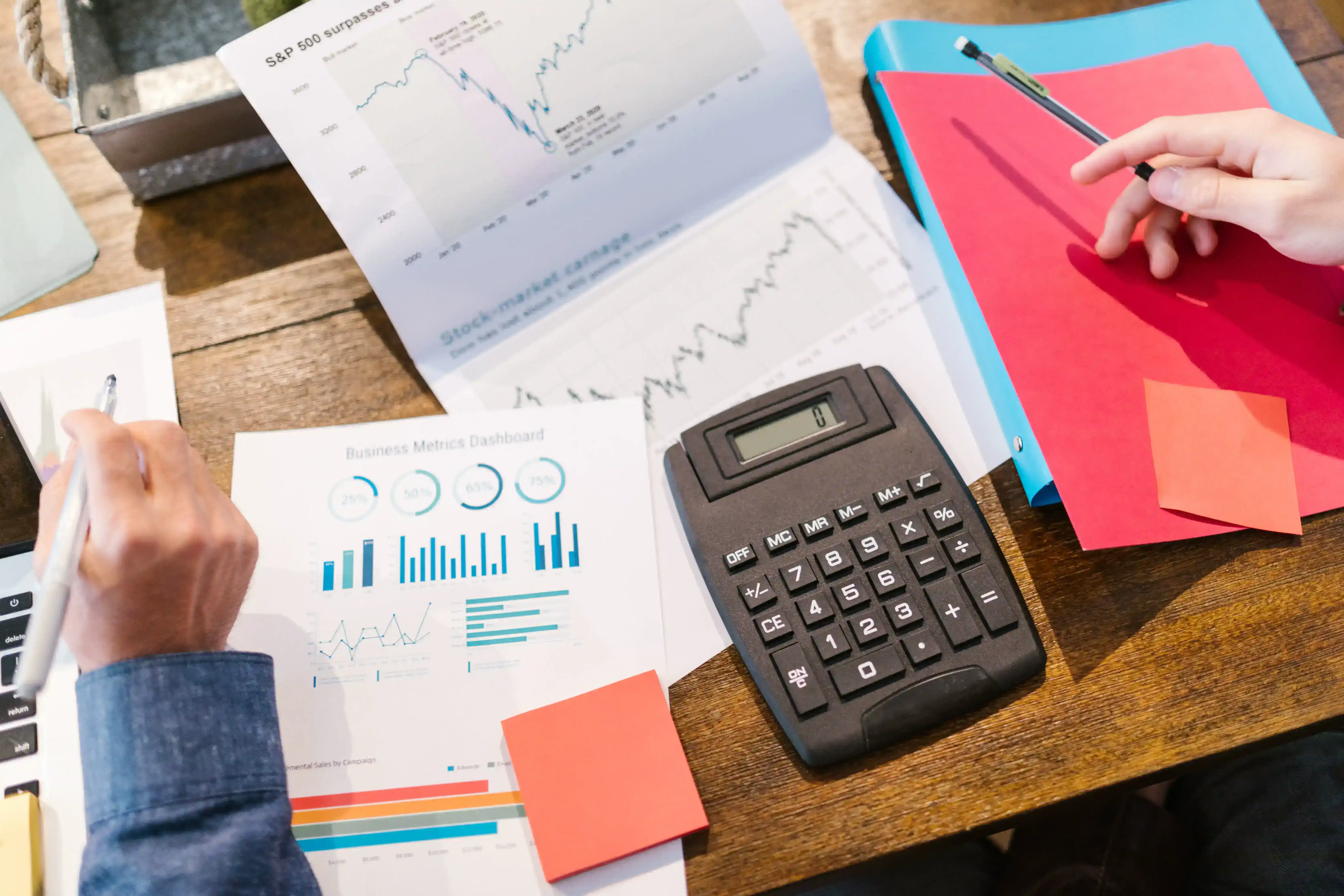 Beginner investing planning workspace with charts and calculator